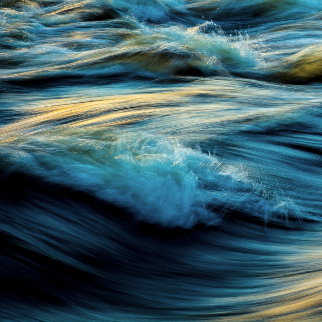 La fatigue décisionnelle, ou décision fatigue, peut toucher le dirigeant d'entreprise. Métaphore de vagues.